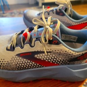 NEW Brooks Caldera 6 Trail Runner